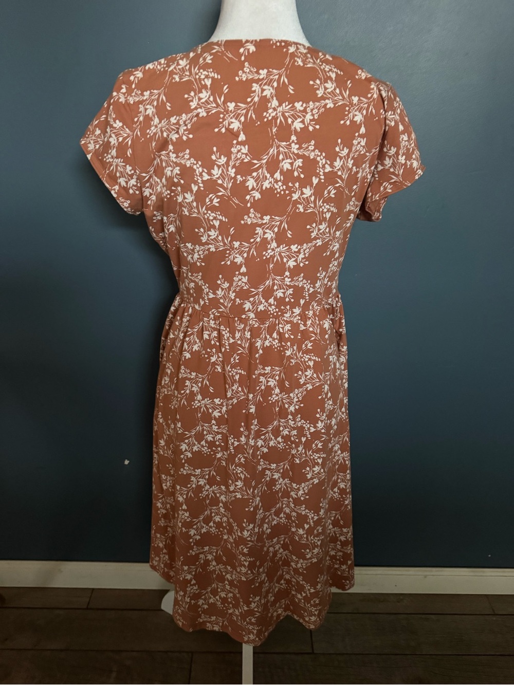 Pact Organic Cotton Fit & Flare Crossover Dress Rust Terracotta Floral Pockets L - Picture 7 of 9
